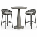 Conjunto de mesa alta de cemento y sillas de metal con cuerda y cojines grises